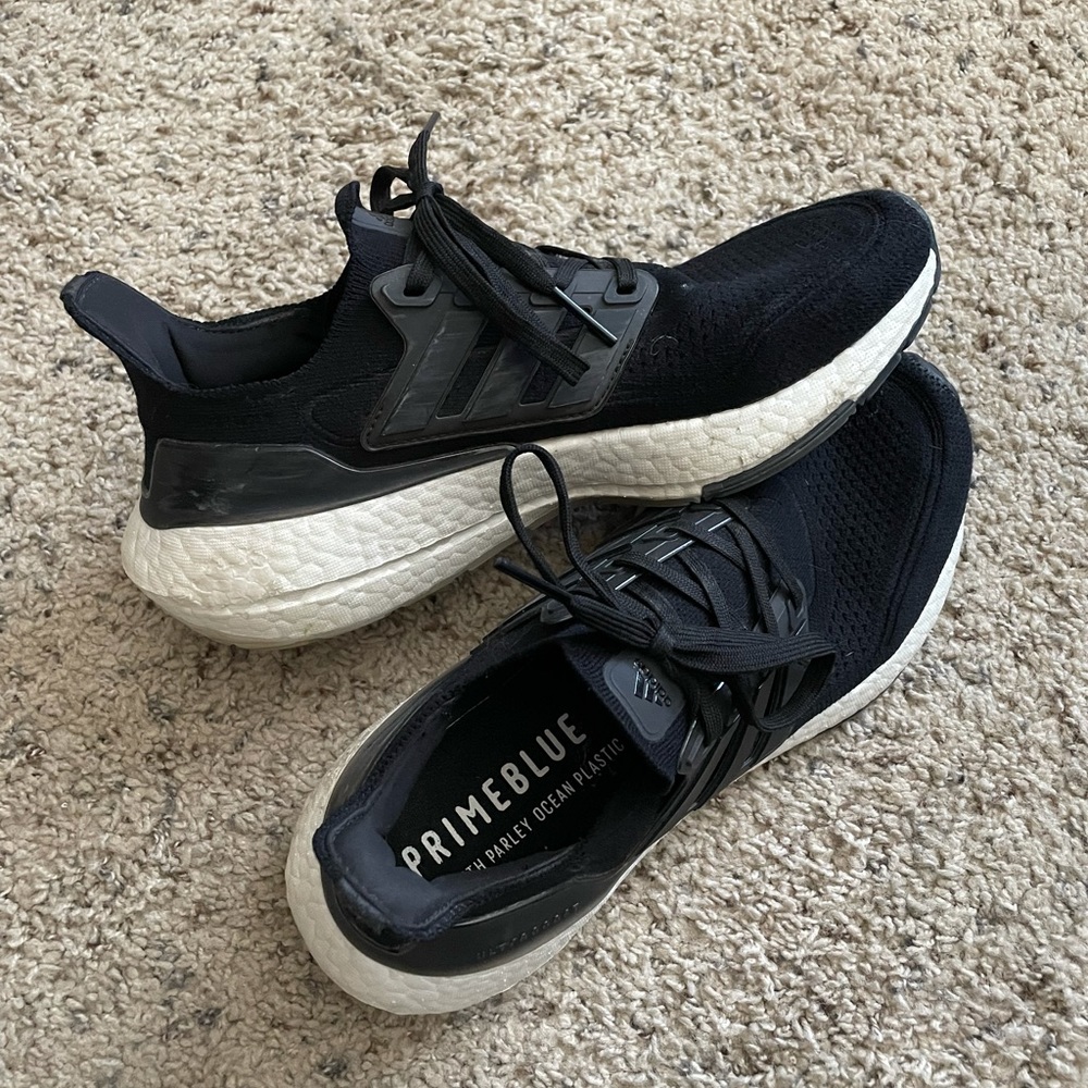 Adidas UltraBoost 21 Womens size 8